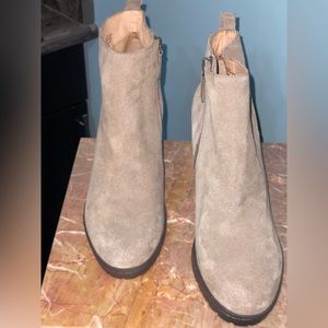 Caslon. Cnkelsey Lea. Tope suede leather bootie